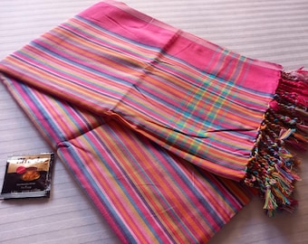 Tanzaniaanse kikoy roze gestreept, Afrikaanse kikoi roze, katoenen pareo, Afrikaanse sarong, Afrikaanse kikoy gestreept, Afrikaanse kikoydoek, kikoy