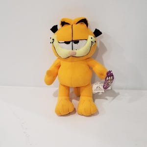 Vintage Garfield Stuffed With Tag 10&quot;, Garfield the Cat,  Play by Play , PAWS,  With Tags