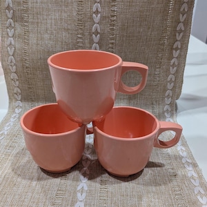 Salmon Pink Melmac Stacking Mugs Set of 3, Vintage G.P.L  305 Melmac
