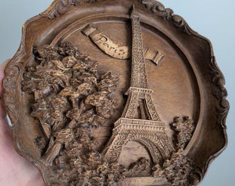 Plato colgante de pared francés Handgemalt con la Torre Eiffel de París, plato de recuerdo 3D hecho en Francia.