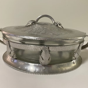 Trade Continental Mark Hand Wrought "Silverlook 559" Serving Dish