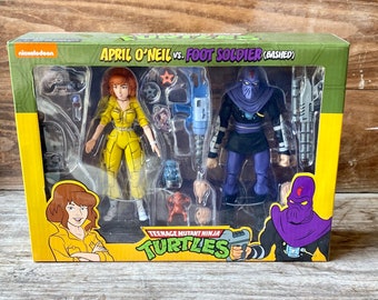 NECA Teenage Mutant Ninja Turtles April O'neil & Bashed Foot
