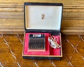 1965 Vintage Chrome And Black Zenith Royal 20 Transistor AM Radio In Original Case - Model R20W1 - Chassis 8NT47Z9