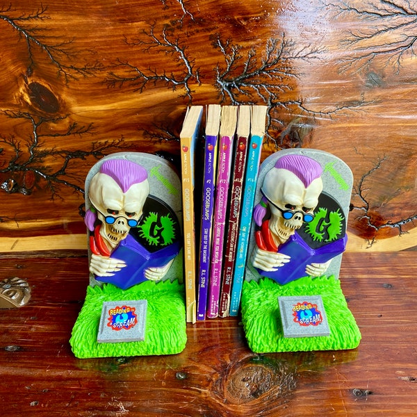 Vintage 1996 Goosebumps Bookends "Reading Is A Scream" Curly The Skeleton - With 5 R.L. Stine Goosebumps Books