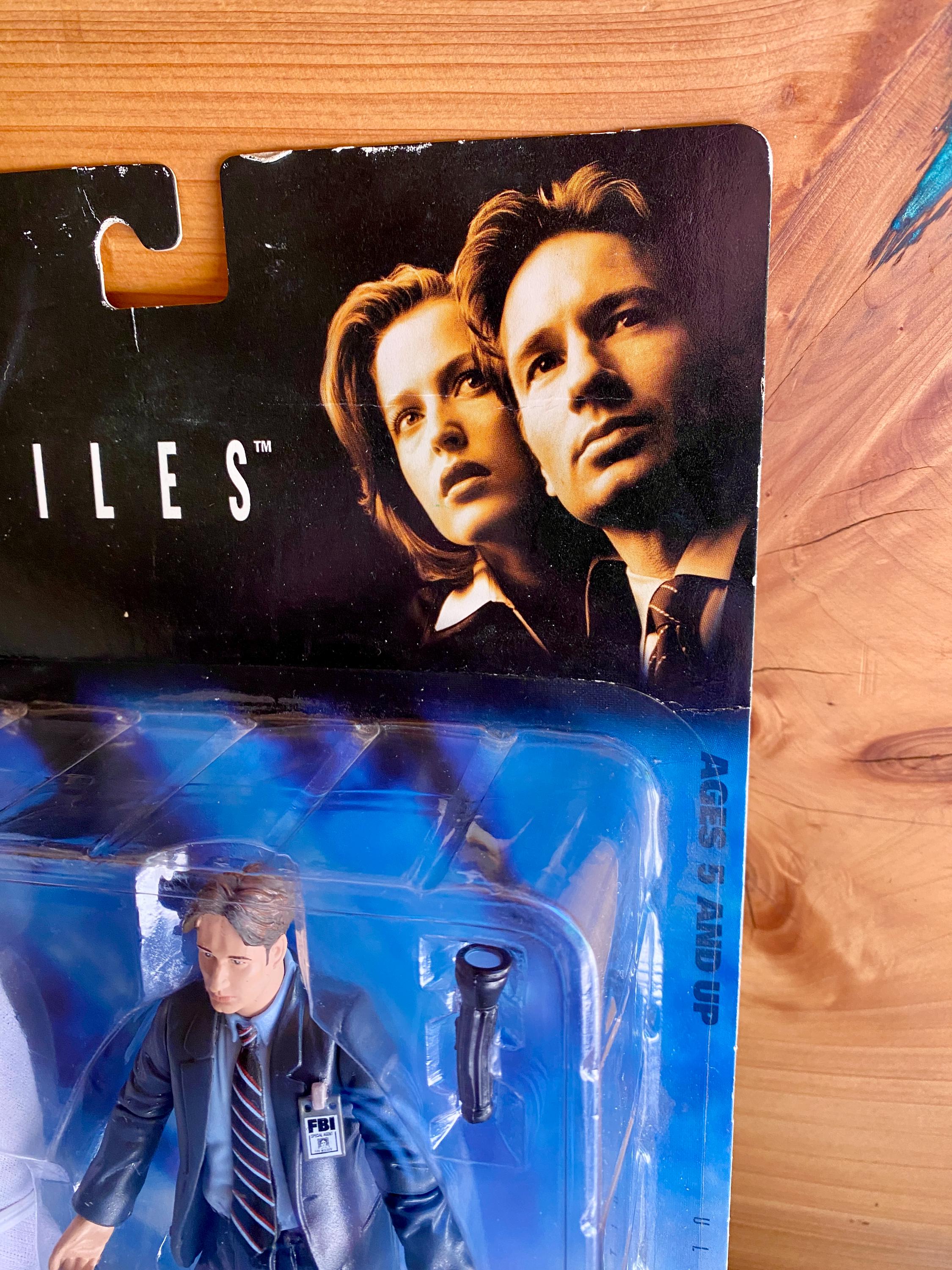 Vintage 1998 Mcfarlane Toys the X-files Agent Fox Mulder Fight the