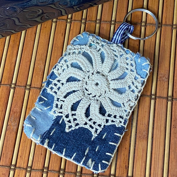 "boro" key ring - sashiko embroidery - jean upcycling - sustainable fashion accessory