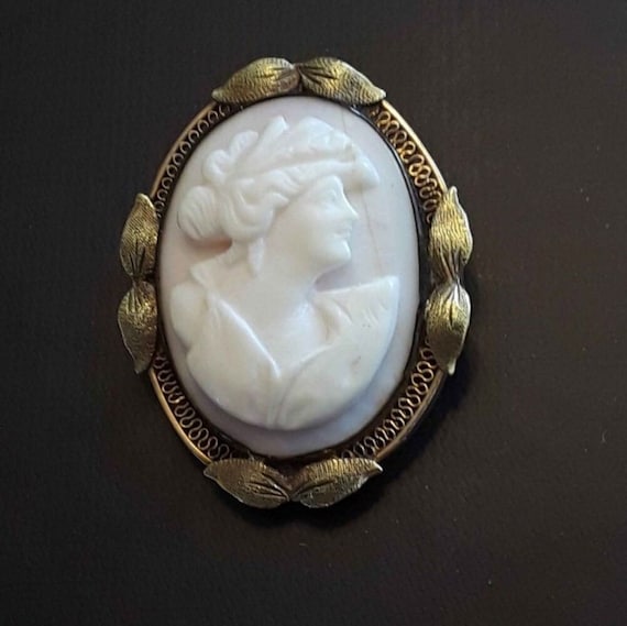 10k gold Cameo pin/pendant - image 1