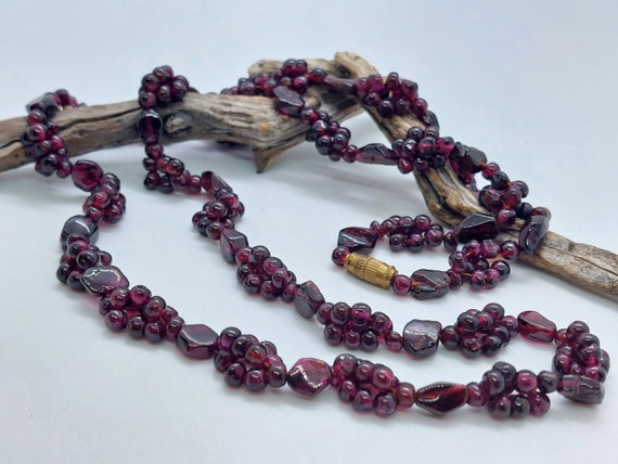 Gemstone GARNET necklace with red gemstone pebble… - image 1