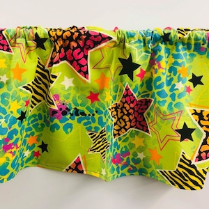 Animal Print Stars on Lime Valances (set of 2)K4