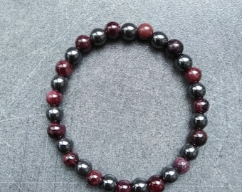 Blood circulation to the fingertips: Garnet and Hematite (Children&#39;s size)