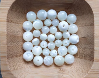 Lot De Perles En Nacre - Palets 14-15mm Couleur Rouge Rose Corail - Environ 24 Pièces Sur Fil 39cm