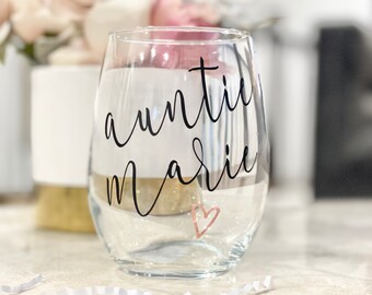 Personalized Auntie Wine Glass, Pregnancy Announcement ideas, Auntie Wine Glass, Promoted to Aunt, Baby announcement, Auntie to be Gift