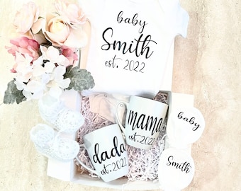 New Parents & baby gift box, New mom, new baby gift set, new baby gift basket, its a girl gift basket, mom to be gift set, dad to be