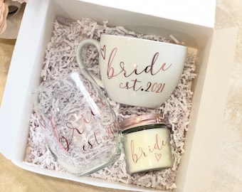 Bride Gift Box Set, Personalized bridal Gift box, Soon to be Bride, Bridal Shower Gift, Engagement Gift, Bride mug, Wedding gift idea, Mug