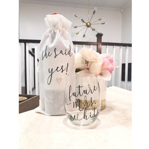 Future Mrs Wine Glass & Wine Bag, Bride Gift Set, personalized future mrs wine glass, gift for bride, future mrs gift, bridal shower gift