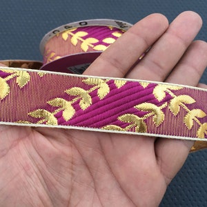 Bulk-Lager Magenta indische Jacquard mit Golden Leaf Band Spitze Trim für Handwerk, Nähen Trim, Stoff Trim, Flugzeug Sari Grenze Trims