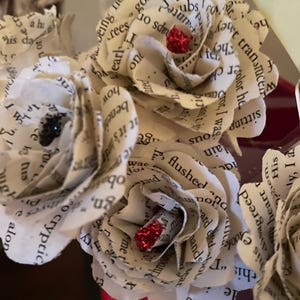 Twilight Book Page Flowers - Book Paper roses -Twilight Gift- Book Page Flowers - Book Page Roses with stems - Twilight Paper flower bouquet image 7