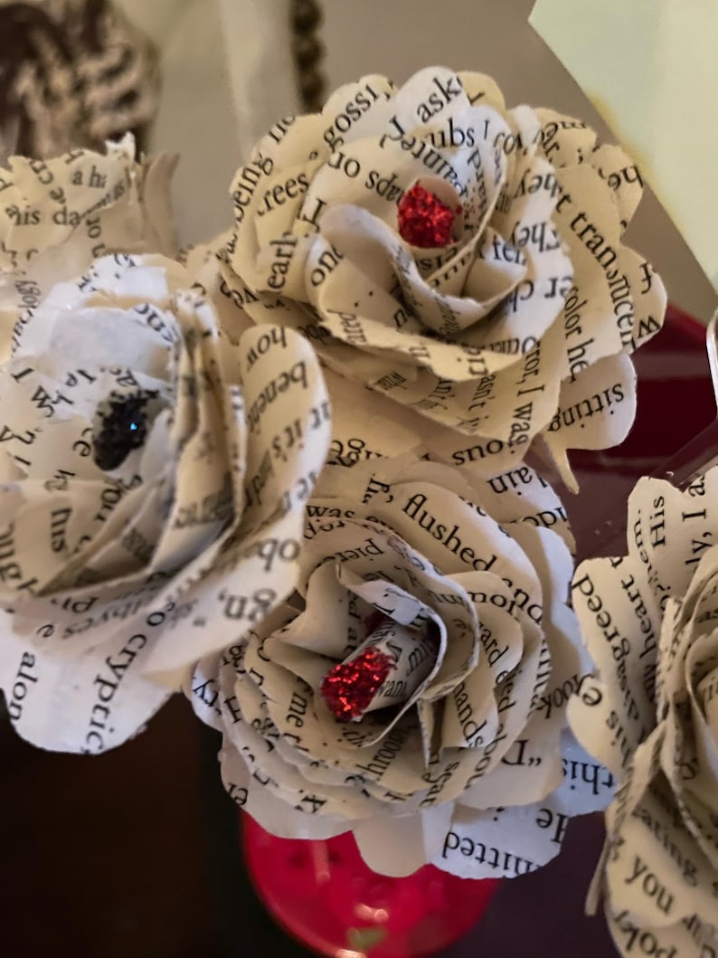 Twilight Book Page Flowers - Book Paper roses -Twilight Gift- Book Page Flowers - Book Page Roses with stems - Twilight Paper flower bouquet image 7
