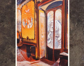 Peut inclure: Une illustration vintage d'une pièce avec une grande porte ornée. La porte est ouverte, révélant un ours blanc debout dans l'embrasure de la porte. La pièce est décorée d'une fresque jaune et orange.