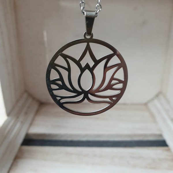 Collier Fleur de lotus