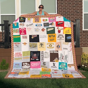 Tshirt quilts, T-shirt quilt, Custom quilts, Memory quilts, Sorority quilt, Graduation quilt,  Sports quilt, Keepsake quilt, DEPOSIT 100.00