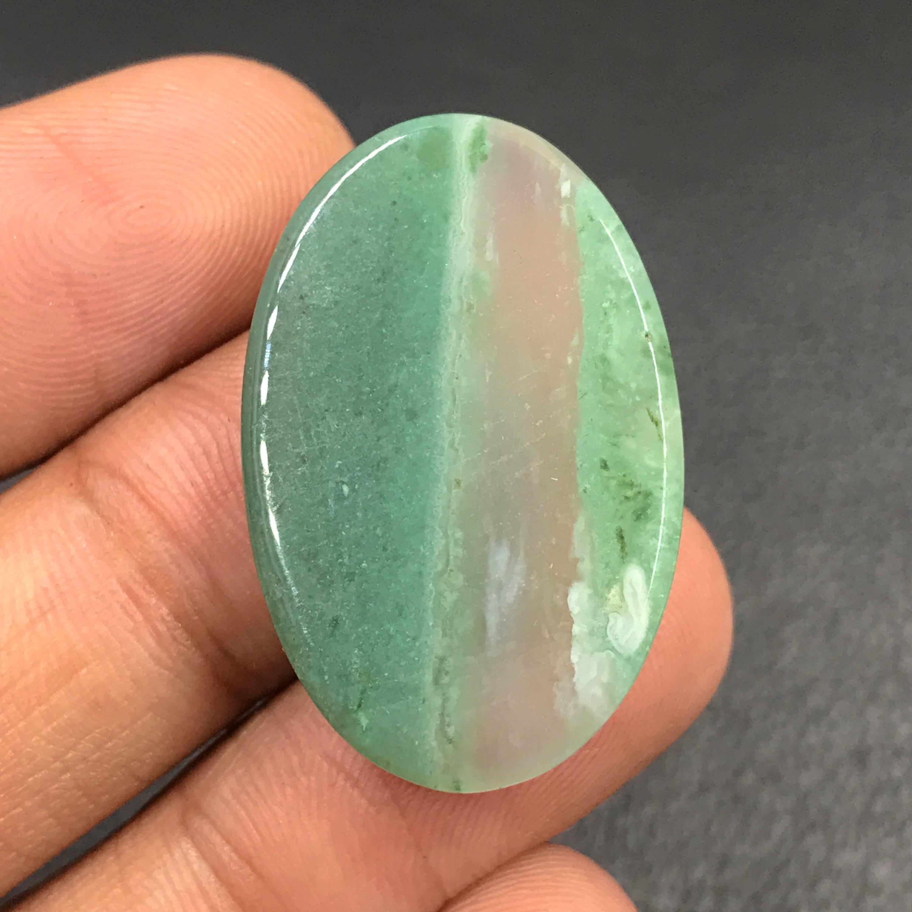 Green Chalcedony Cabochon Oval Cabochon31x20x7 Mm33 Cts