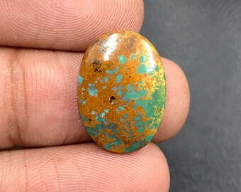 Royston turquoise cabochon...ovale cabochon...18x13x3 mm...6 Cts...A#L6617