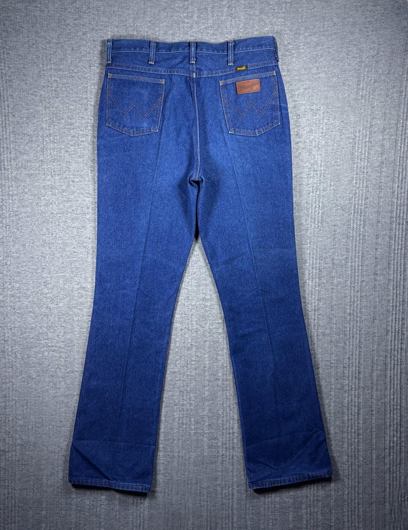 Vintage Wrangler Jeans Mens 35x35 Blue Medium Wash 936DEN Bootcut Cowboy Western USA Scovill Zipper 70s image 2