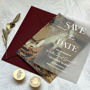 Élégantes cartes "Retenez cette date" en papier vélin avec photo. Faire-part de mariage photo personnalisé avec enveloppes. Or, or rose, feuille d'argent