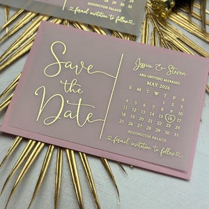 Pergamentfolie Hochzeit Save the Date Kalender. Individuelle Hochzeitsankündigungen. Elegante folierte Save the Date Karten mit Umschlag.