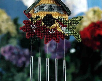 Hummingbird Hut Plastic Canvas Wind Chime PDF