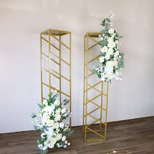 Wedding stand with bars Wedding cake stand  Wedding decor Metal wedding stands stand Metal wedding decoration