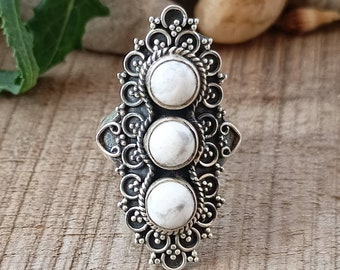 White Howlite Ring, Bohemian Ring, Three Stone Ring, Long Ring, White Buffalo Ring, White Marble Ring, White Turquoise Ring, Antique Ring