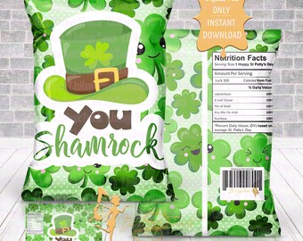 Può includere: Design di sacchetto di patatine fritte stampabile verde e bianco con un trifoglio e un cappello da folletto. Il sacchetto dice "You Shamrock" e ha un'etichetta di informazioni nutrizionali con un divertente tema del giorno di San Patrizio.