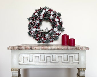 Red Berry Winter Wreath with Bird, Festive Christmas Decorations