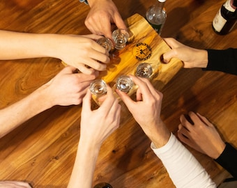 Schnaps board with tree edge