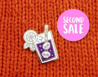 Skully drink - Hard Enamel Pin Second Sale B grade