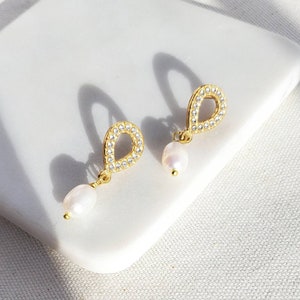Bridal Pearl Teardrop Earrings, Dangle Pearl Earrings, Crystal Wedding Earrings, Bridal and Bridesmaid Earrings, Bride Jewelry