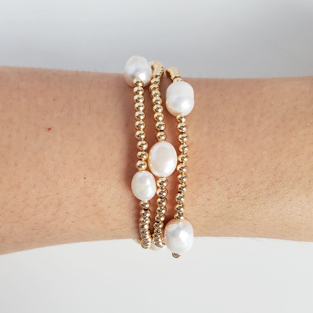 Bri Pearl Bracelet in Gold main image 1