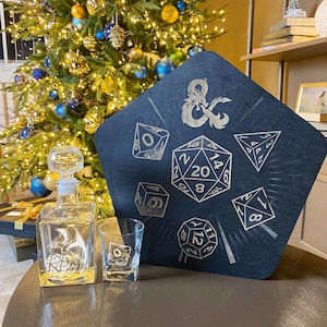 DnD fan whiskey gift Christmas DnD whiskey glasses set DnD dice whiskey set box Custom DnD dice glasses set Birthday DnD gift