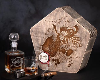 Demon Hunter Whiskey Box Set – Anime Christmas Whiskey Gift - Engraved Decanter and Glasses - Anime Barware - Breathing Style Whiskey