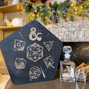 DnD Christmas whiskey decanter set Dungeons and dragons whiskey glasses set DnD dice set DnD whiskey gift box