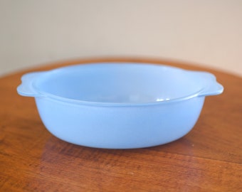 Vintage JAJ Pyrex small oval/oblong light blue colourware/sprayware Easy-Grib casserole 1.5 P. - 1950s