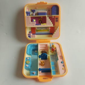 Vintage Polly Pocket Bluebird 1989 Town House 100% complete