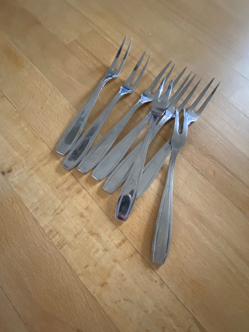 Set of 8 Vintage French Stainless Steel Seafood Escargot Aperitif Forks 5.5 long