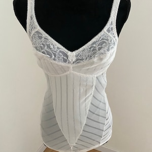 Vintage francés &#39;DAMART&#39; blanco encaje recortado body Shaper / One Piece Shapewear (S/M) 34C