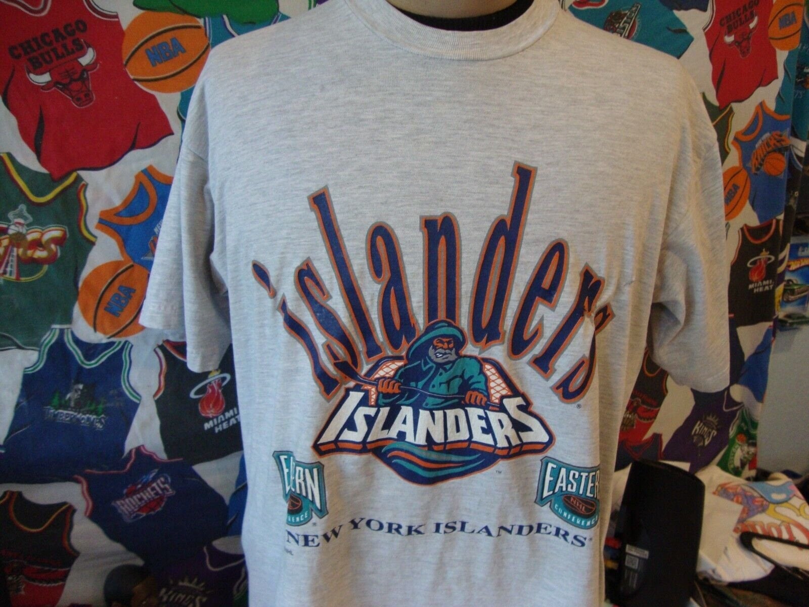 New York Islanders Fisherman 90's Retro NHL T-Shirt White / S