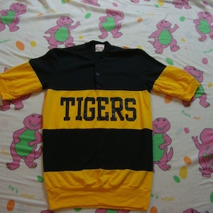 Vintage NCAA Missouri Tigers Nutmeg Mills Stripe T Shirt Size Adult S