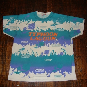 Vintage 90&#39;s Walt Disney Typhoon Lagoon All Over Print T Shirt XL