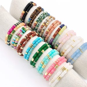 Bracelets extensibles de pierres précieuses assorties de 6 mm Rondelle colorée avec entretoises plaquées or Bracelets de perles 6,5 pouces Prix pour 1 image 1
